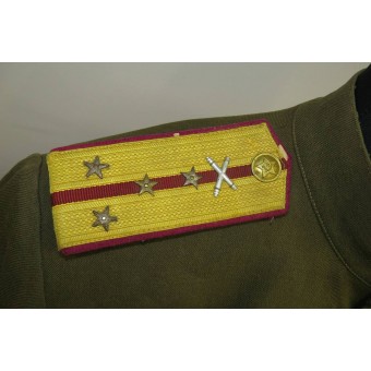 Officiers soviétiques M 43 gimnasterka pour lartillerie capitaine dans le régiment dinfanterie.. Espenlaub militaria