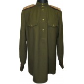 Neuvostoliiton M 43 -upseerien gimnasterka majuri tarvike- ja komissariaattipalveluun.