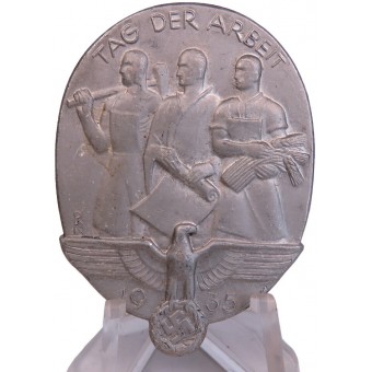 3 ° badge commemorativo per il primo maggio. TAG DER ARBEIT, 1935 Dr. Franke & Co. Espenlaub militaria