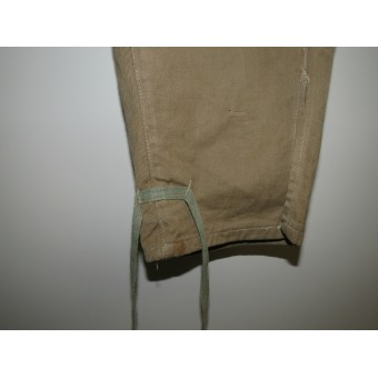Ein Set aus einer Gymnasterka mit Hose aus US-Baumwolle, die im Rahmen des Lend-Lease geliefert wurde. Espenlaub militaria