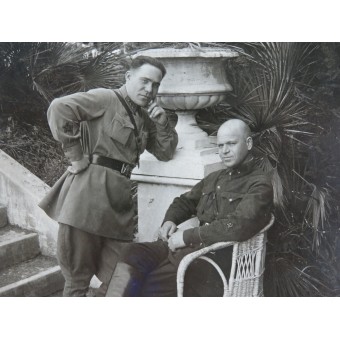 Två politiska officerare - politruker i Röda armén, i NKVD-sanatorium.. Espenlaub militaria