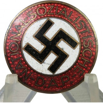 M 1/139 NSDAP-Abzeichen. Äußerst seltener Typ. Espenlaub militaria