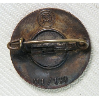 M 1/139 NSDAP-Abzeichen. Äußerst seltener Typ. Espenlaub militaria
