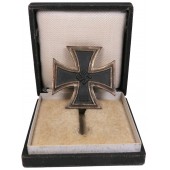 Deumer Eisernes Kreuz 1. luokka 1939 L/11, laatikossa.