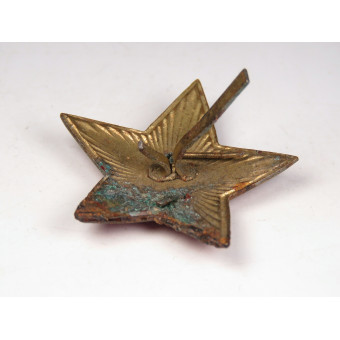 Casquette de lArmée rouge, modèle 1935, ornée dune étoile et dun marteau et dune faucille en relief. Espenlaub militaria