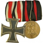 Cruz de Hierro de segunda clase 1939 por W. Deumer en Ludenscheid y medalla de los Sudetes barra de medalla
