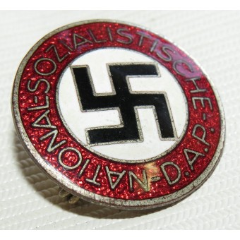 Insignia miembro de NSDAP marcada M1 / ​​105 RZM - Hermann Aurich. Espenlaub militaria