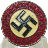 Insignia de miembro del NSDAP M9/312 RZM marcada
