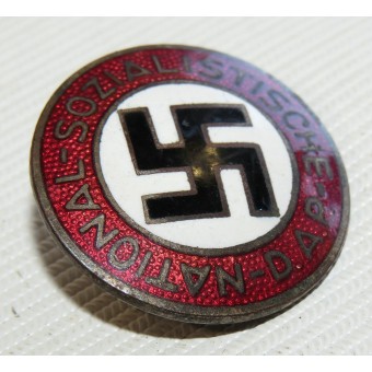 NSDAP: n jäsenmerkki merkitty 6. Tuottaja - Karl Hensler. Espenlaub militaria