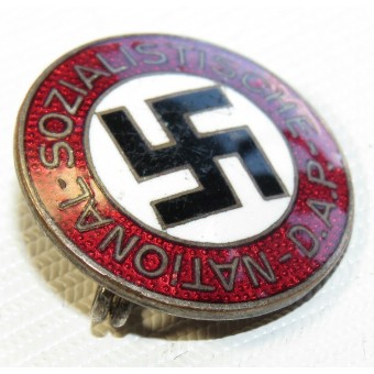 NSDAP:s partimedlemsnål, övergångstyp, före M/1, märkt av tillverkaren: 39 RZM - Robert Beck. Espenlaub militaria
