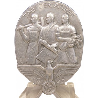 3ème Reich premier mai badge. Tag der Arbeit, 1935. Fritz Zimmermann Stuttgart. Aluminium. Pin au verso est manquée,. Espenlaub militaria