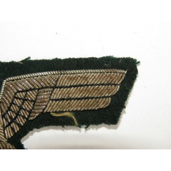 Aigle de poitrine Wehrmacht brodés à la main de haute qualité des lingots de cuivre au début argentait. Presque neuf. Espenlaub militaria
