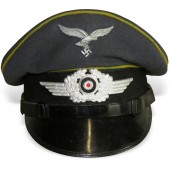 Casquette à visière de la Luftwaffe pour les rangs inférieurs du personnel navigant ou des parachutistes.