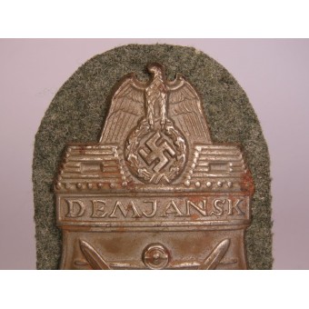 Escudo de Demjansk 1942, variante de tronco perdido. Espenlaub militaria