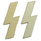 Kartonnen sjablonen voor het borduren van SS runen