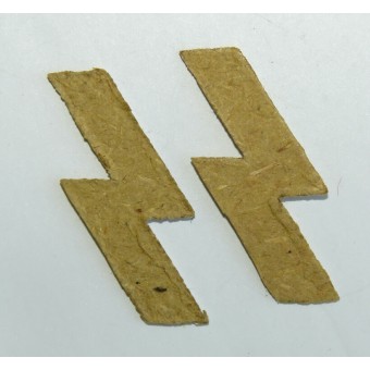 Gabarits en carton pour la broderie des runes SS. Espenlaub militaria