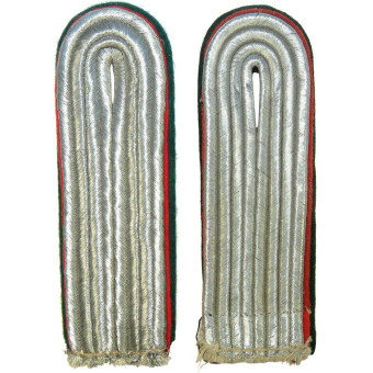 Officiers de rang inférieur de ladministration de la Luftwaffe (Z) - épaulettes à coudre. Espenlaub militaria