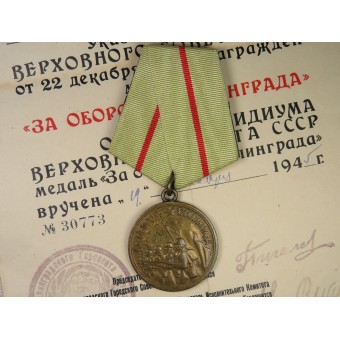 La medalla Por la defensa de Stalingrado con el certificado. Espenlaub militaria