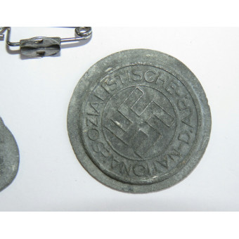 Set of 5 NSDAP badges with RZM M1/92 marking, demonstrating the manufacturing process. Espenlaub militaria