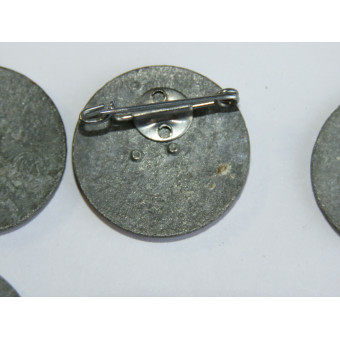 Set of 5 NSDAP badges with RZM M1/92 marking, demonstrating the manufacturing process. Espenlaub militaria