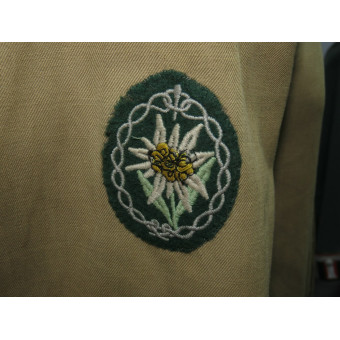 Field jacket of an Oberleutnant from the 100th Gebirgsjäger regiment. Espenlaub militaria