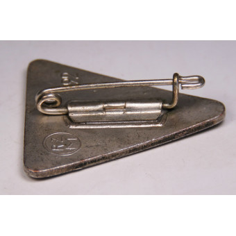 Deutsches Frauenwerk Badge RZM 72 Fritz Zimmermann Stuttgart. Espenlaub militaria