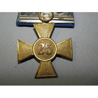 Long service cross - 40 years in the Wehrmacht, with golden oak leaves.. Espenlaub militaria