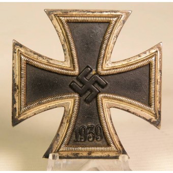 Ehrenkreuz 1. Klasse 1939 von Wilhelm Deumer Lüdenscheid, mit 3 markiert, im Etui.. Espenlaub militaria