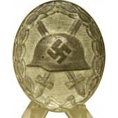 1939 Gewonden insigne, zilveren klasse. 107 gemarkeerd, zink