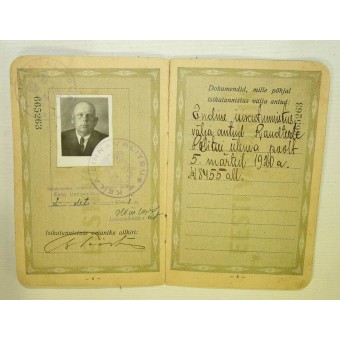 Le passeport de citoyen avant la guerre estonienne avec deux remarques des autorités occupés, URSS et allemand. Espenlaub militaria