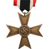Croix de mérite du KVK II Guerre de 1939 avec épées. Laiton bronzé