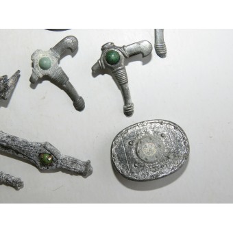 Третий рейх, цинковые значки из серии германское оружие и археология. Espenlaub militaria
