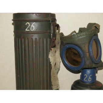 Tysk gasmask Gasmaske Gasmaske M1930 med en behållare från mitten av kriget. Espenlaub militaria