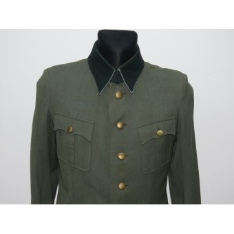 Tunica ufficiale della Wehrmacht tedesca con colletto verde scuro e piping blu. Espenlaub militaria