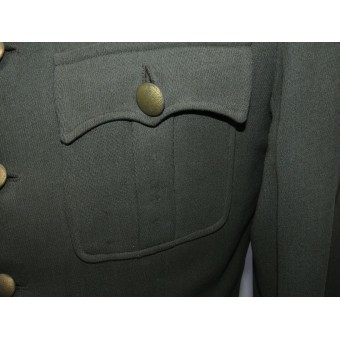 Offiziersuniform der deutschen Wehrmacht mit dunkelgrünem Kragen und blauer Paspelierung. Espenlaub militaria