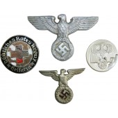 Set van 4 badges van het 3e Rijk: Spoorwegadelaar, vroege SS/SA adelaar, DRK Helferin