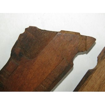 Manici in legno per un P-08 Parabellum pistola. Espenlaub militaria