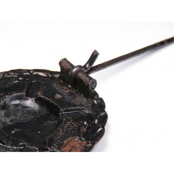A black 1918 Wound badge. Die stamped iron in black lacquer. Espenlaub militaria
