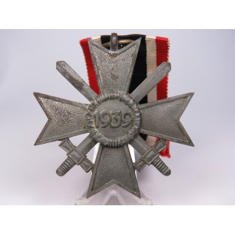 Guerra Mérito Cruz w / espadas -Tercer Reich. Klein & Quenzer A. G. Idar-Oberstein, 65. Espenlaub militaria