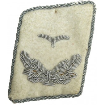 Hermann Goering Division oikeanpuoleinen luutnantin kaulus -välilehti. Espenlaub militaria