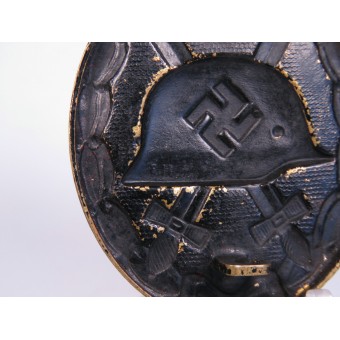 Verwundetenabzeichen 1939 in schwarz - W. Deumer Buntmetall, markiert L/11. Espenlaub militaria
