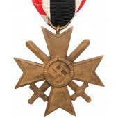 Croce al merito di guerra con spade 1939. In bronzo