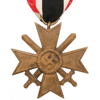 Крест военных заслуг с мечами 1939 года. Изготовлен из бронзы. Espenlaub militaria