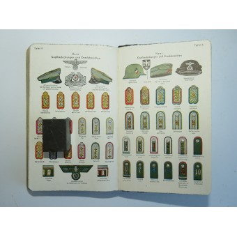 Calendario de bolsillo de los soldados de las Waffen-SS de 1943. Espenlaub militaria