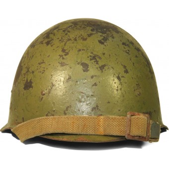 Russische WW2 stalen helm M40, variant met 6 klinknagels, opnieuw geverfd.. Espenlaub militaria