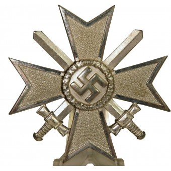 Kriegsverdienstkreuz 1. Klasse mit Schwerter tillverkare märkt 4 för Steinhauer & Lück, Lüdenscheid. Espenlaub militaria