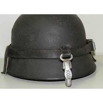 Wehrmacht Heer ou Waffen SS sangle de transport de casque noir. Espenlaub militaria