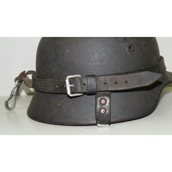 Wehrmacht Heer of Waffen SS zwarte helm draagriem. Espenlaub militaria