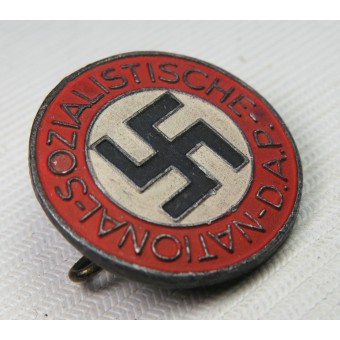 NationalSozialistische DAP-badge, gemarkeerd M1 / ​​14. Espenlaub militaria