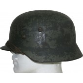 M 35 DoppelAbzeichen Ostfront (33 Infanterie Rgt) Helm in Felddepot Umlackierung